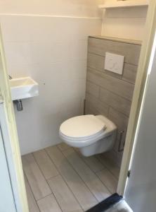 toilet 18-3